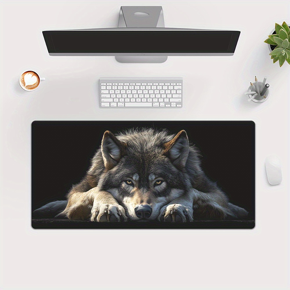 Wild Grey Wolf on Black Backgr - Desk Setup Background recensie en prijs