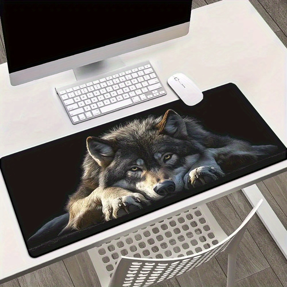 Wild Grey Wolf on Black Backgr - Desk Setup Background recensie en prijs